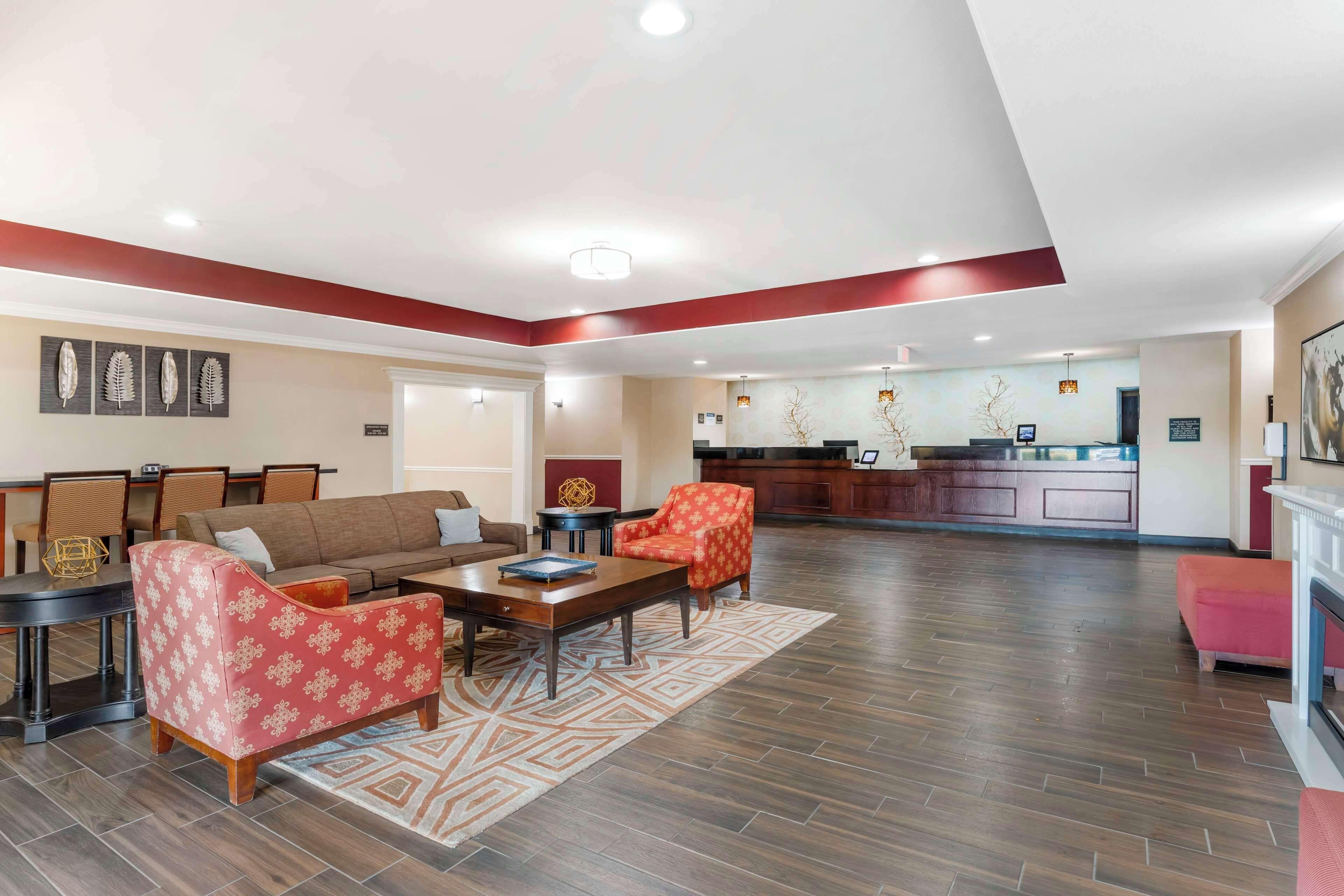 4 Smart Hotels Near Burleson City Parks and Rec Worth Booking