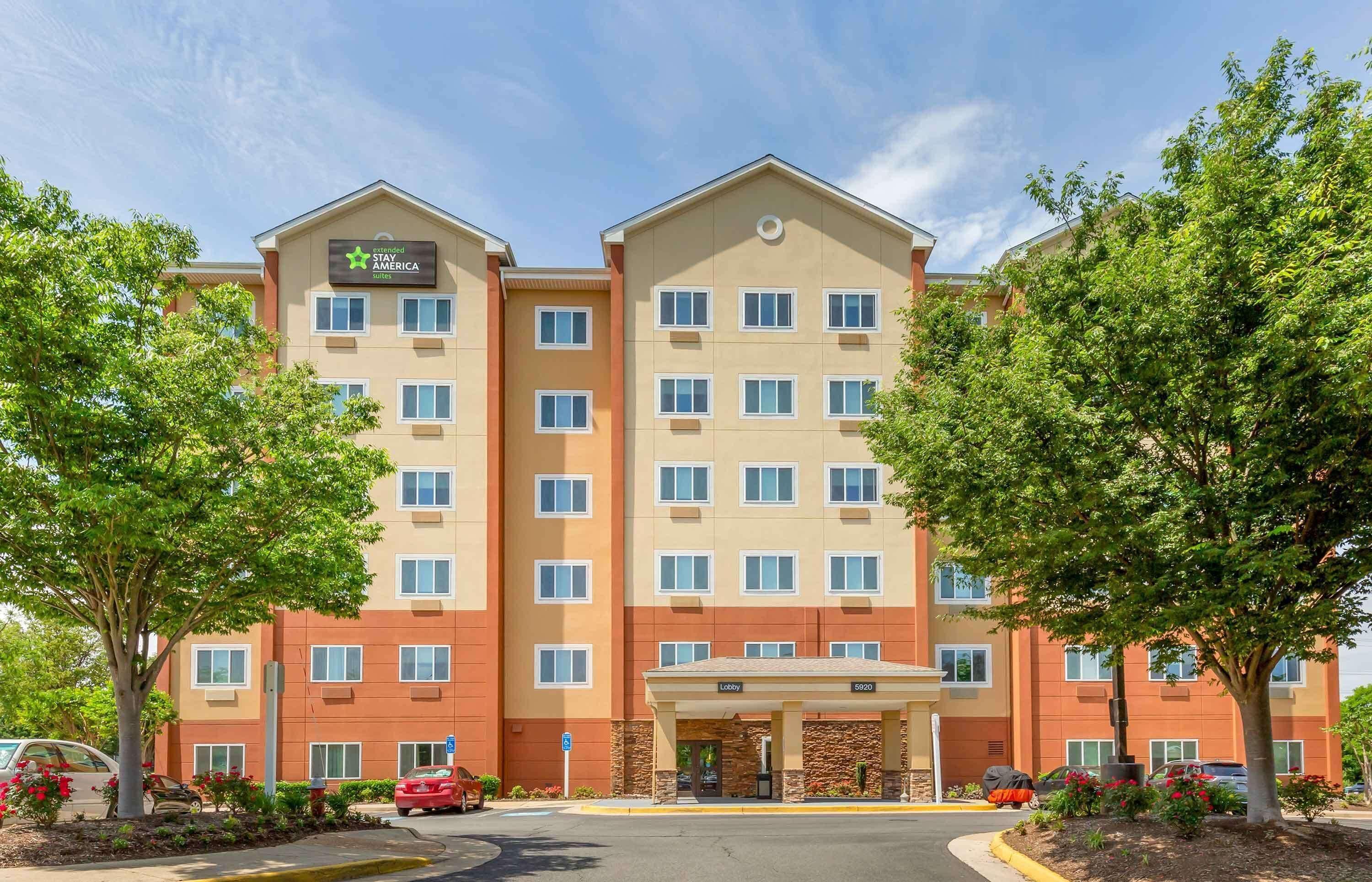 4 Smart Budget Hotels Near Izaak Walton Park Worth Booking