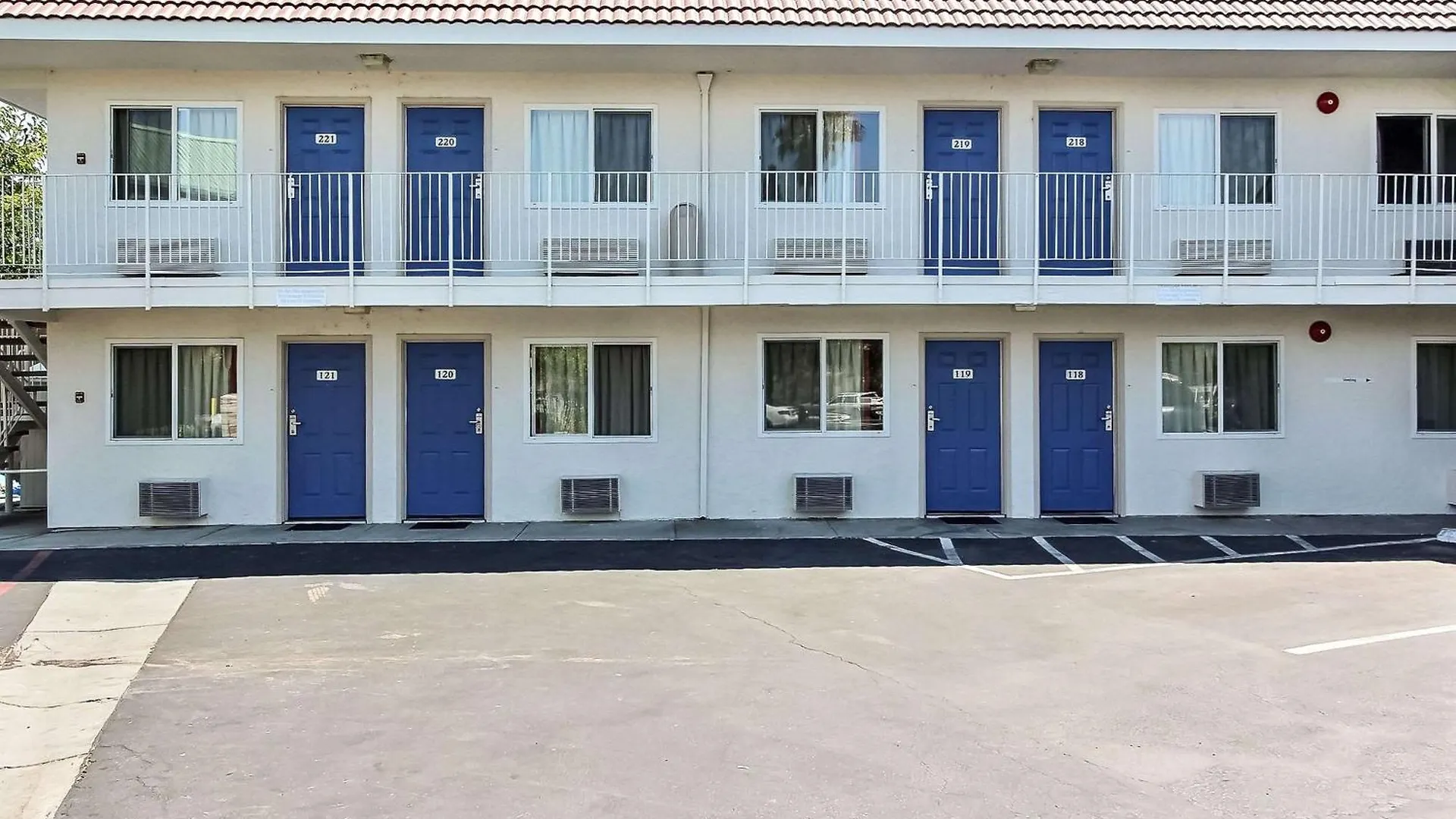 4 Smart 3-Star Hotels Near Japanese American Resource Ctr