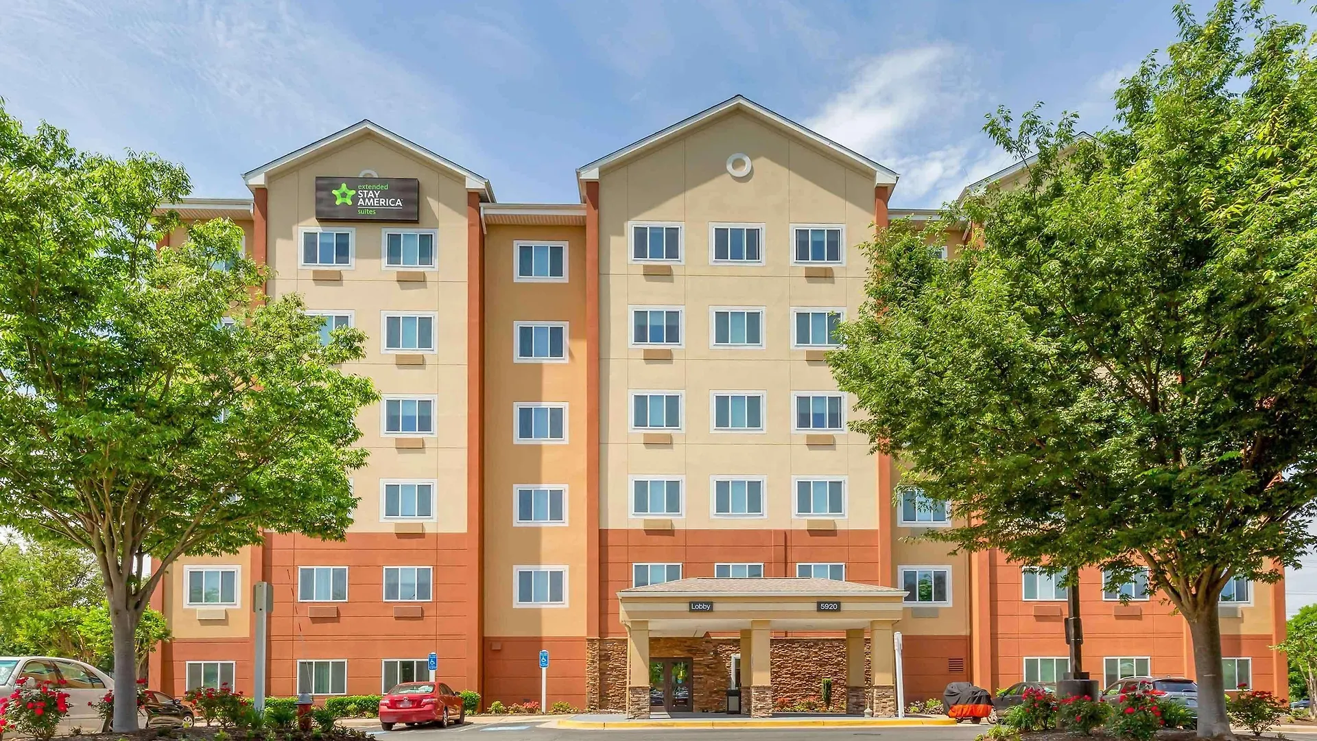 4 Smart Budget Hotels Near Izaak Walton Park Worth Booking