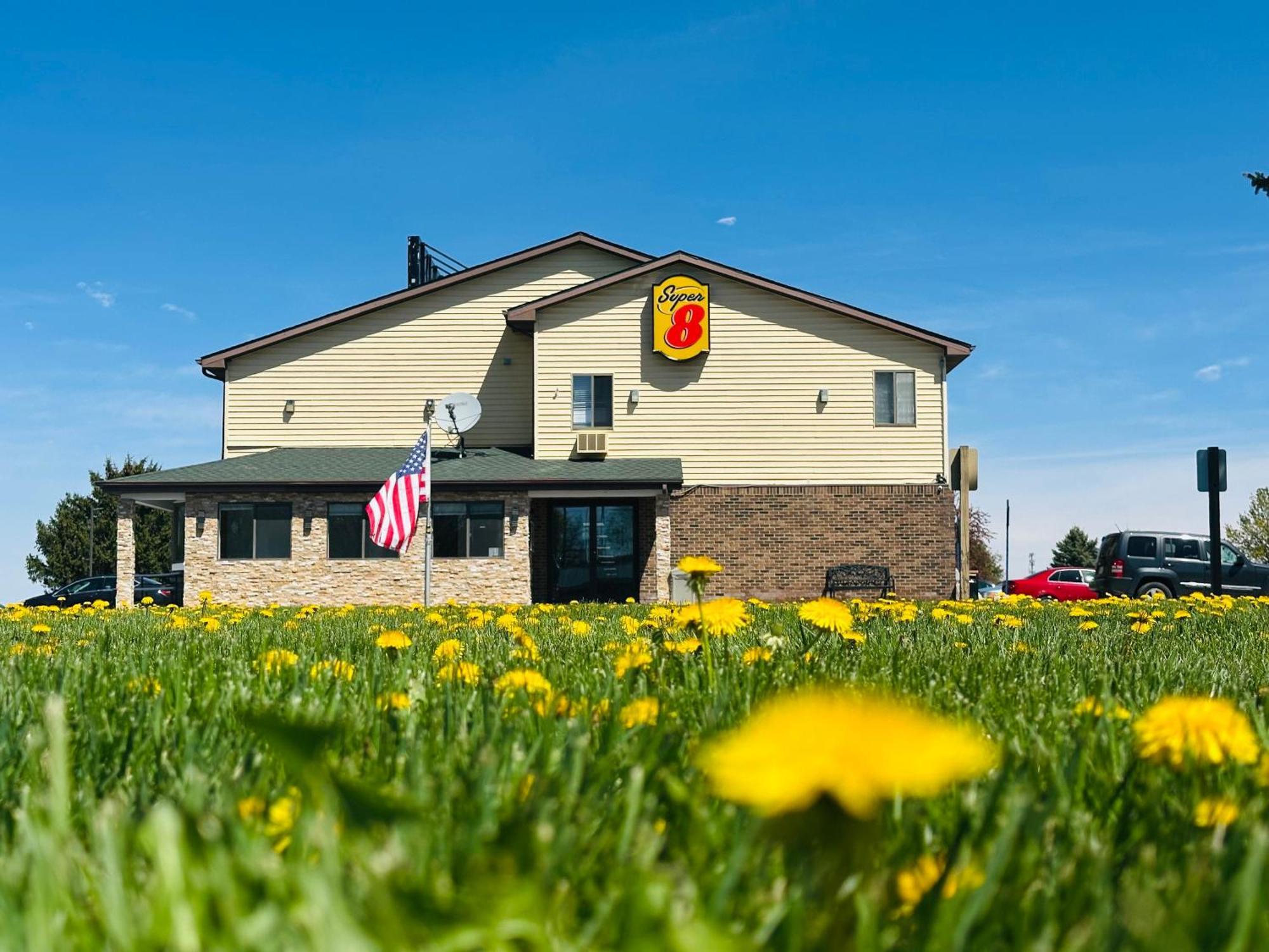 12 Budget Hotels in Detroit Metro Area Worth Booking
